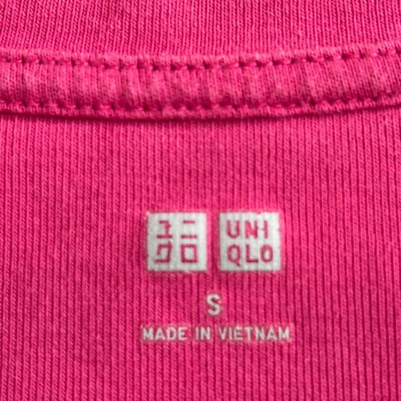 Uniqlo Long-Sleeve Crew Neck T-Shirt in Pink - Picture 3 of 5
